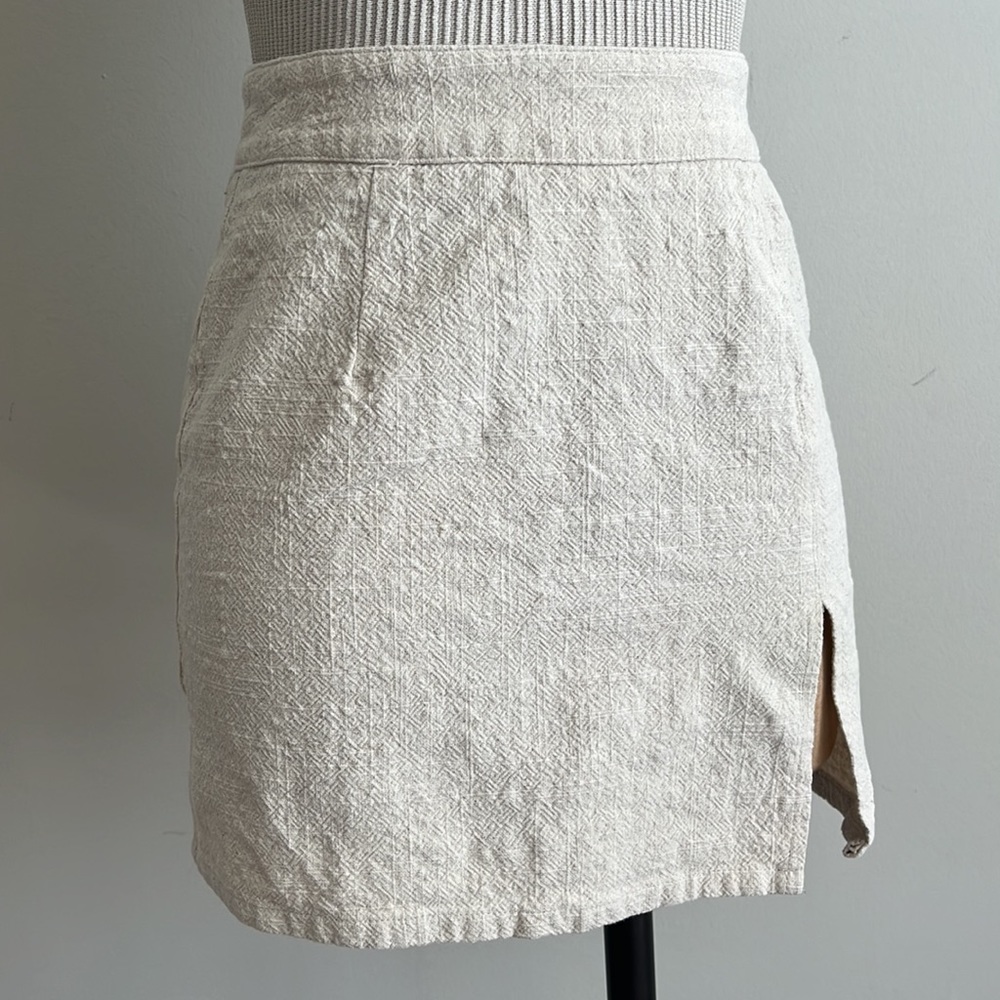 Lioness Mini - Picture 2 of 9